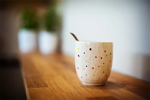 ナメクジとカタツムリを自然に駆除！3つのDIYトラップで庭を守る方法